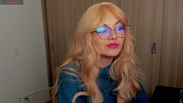 LanaDelmontt online show from January 25, 2025, 1:21 am