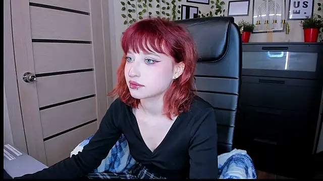 ElizaNik  online show from April 25, 2026, 10:40 pm
