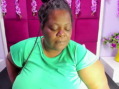 Snapshot of rocio_bbw_ chatting on December 21, 2025, 12:02 am rocio bbw online show from December 21, 2025, 12:02 am