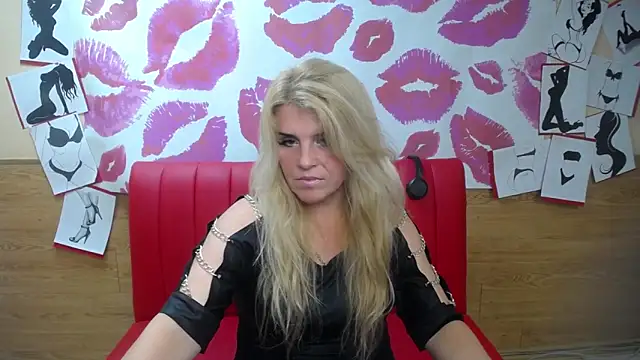 Snapshot of Julya_Barbi chatting on November 28, 2025, 11:43 am Julya Barbi online show from November 28, 2025, 11:43 am