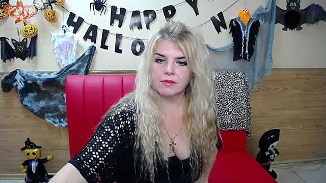 Snapshot of Julya_Barbi chatting on November 4, 2025, 6:17 am Julya Barbi online show from November 4, 2025, 6:17 am