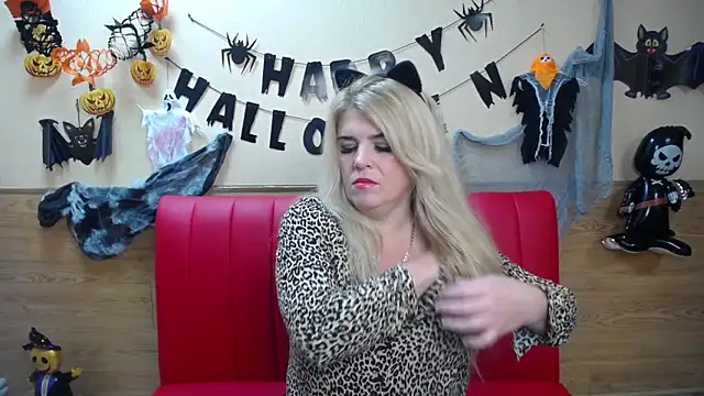 Snapshot of Julya_Barbi chatting on October 24, 2025, 5:17 am Julya Barbi online show from October 24, 2025, 5:17 am