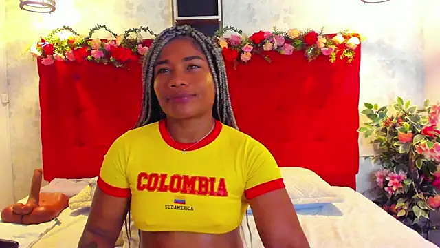 Snapshot of SilvannaFit chatting on June 27, 2026, 12:22 pm SilvannaFit online show from June 27, 2026, 12:22 pm