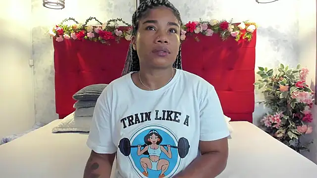 Snapshot of SilvannaFit chatting on July 3, 2026, 11:17 am SilvannaFit online show from July 3, 2026, 11:17 am