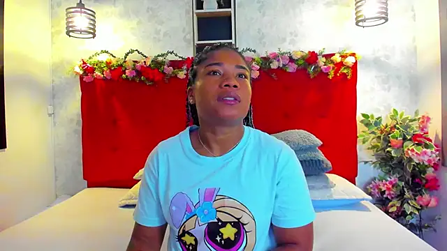 Snapshot of SilvannaFit chatting on July 12, 2026, 10:05 am SilvannaFit online show from July 12, 2026, 10:05 am