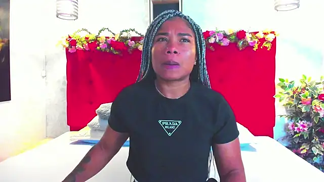 Snapshot of SilvannaFit chatting on June 21, 2026, 9:15 am SilvannaFit online show from June 21, 2026, 9:15 am