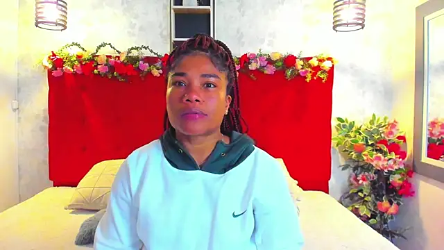 Snapshot of SilvannaFit chatting on June 8, 2026, 9:10 am SilvannaFit online show from June 8, 2026, 9:10 am