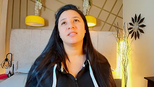 frreeya online show from March 3, 2026, 7:32 pm