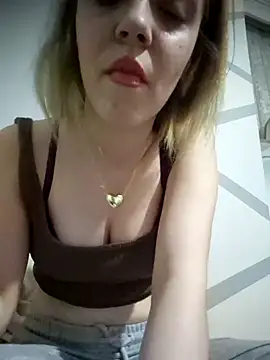 SUSELLAM1 online show from March 18, 2025, 5:33 pm