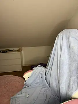 LeMagique- online show from February 15, 2025, 9:28 pm