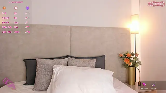 Snapshot of Saori_newman chatting on December 1, 2025, 12:06 pm Saori newman online show from December 1, 2025, 12:06 pm