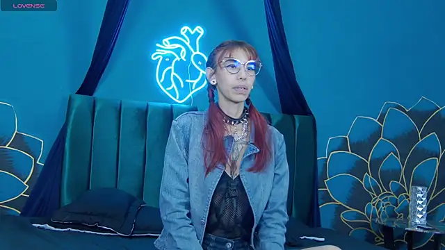 Lunamistyc online show from November 27, 2025, 7:58 pm