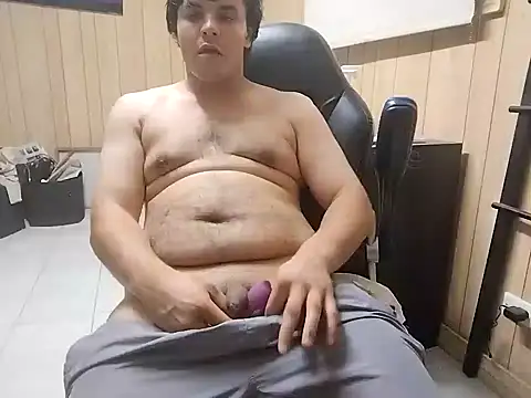 Snapshot of RobbyThrobb chatting on January 23, 2025, 9:39 am RobbyThrobb online show from January 23, 2025, 9:39 am