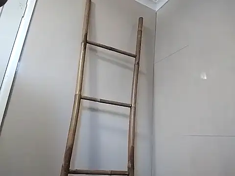 Snapshot of RobbyThrobb chatting on January 5, 2025, 7:49 pm RobbyThrobb online show from January 5, 2025, 7:49 pm