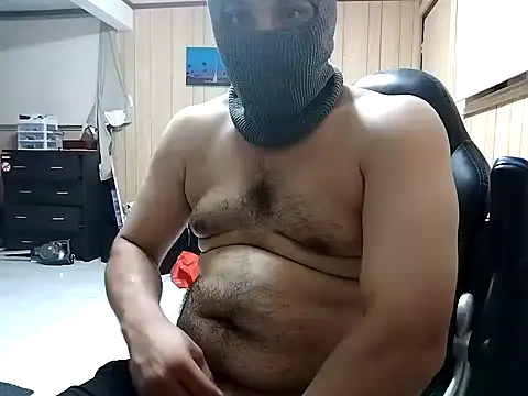 Snapshot of RobbyThrobb chatting on January 14, 2025, 8:52 am RobbyThrobb online show from January 14, 2025, 8:52 am