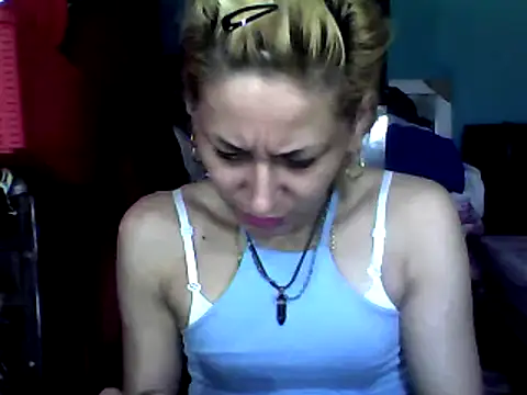 Snapshot of ariana_crazzy chatting on October 8, 2025, 2:07 pm ariana crazzy online show from October 8, 2025, 2:07 pm