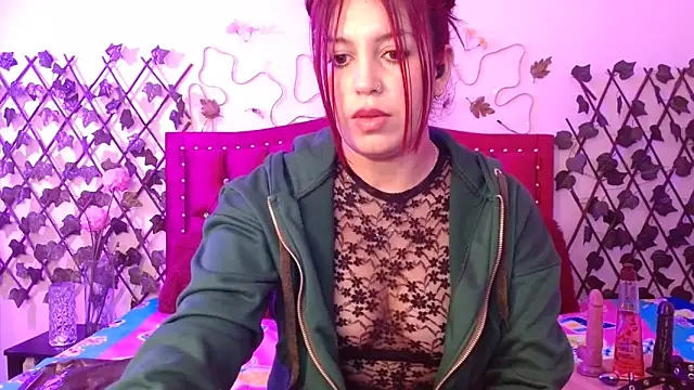 IVY FOX online show from September 26, 2025, 1:56 am