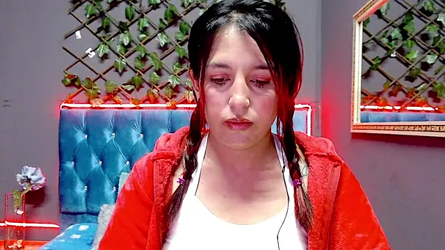 IVY FOX online show from December 11, 2024, 8:58 am