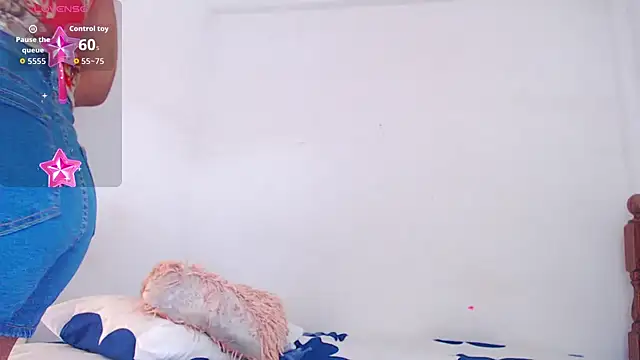 Snapshot of blondebitchlitle chatting on July 13, 2026, 2:49 pm blondebitchlitle online show from July 13, 2026, 2:49 pm