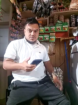 Snapshot of TheBriiaand30 chatting on October 9, 2025, 2:39 pm TheBriiaand30 online show from October 9, 2025, 2:39 pm