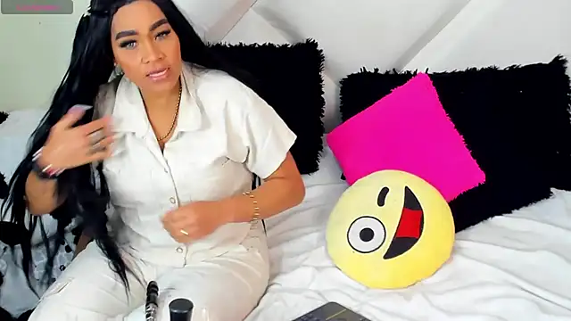 ScarlethNatasha online show from April 22, 2026, 3:46 am