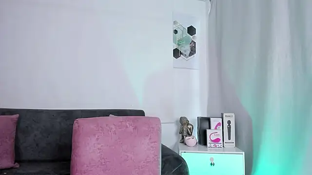 LaylaJewel online show from February 12, 2026, 4:51 pm