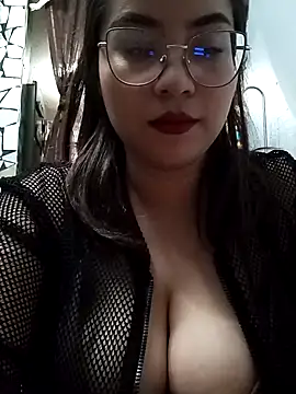 rosegloss69 online show from December 14, 2024, 6:46 am