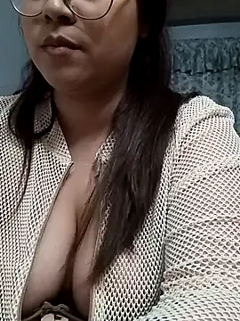 rosegloss69 online show from December 17, 2024, 6:35 am