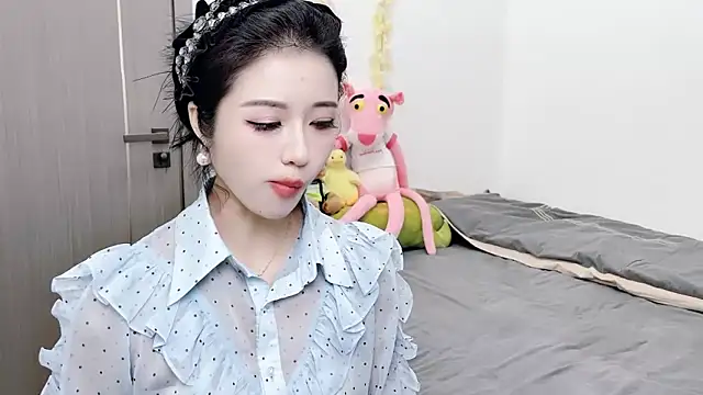 starsqimei online show from October 23, 2025, 5:28 am