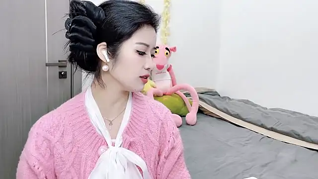 starsqimei online show from October 22, 2025, 5:18 am