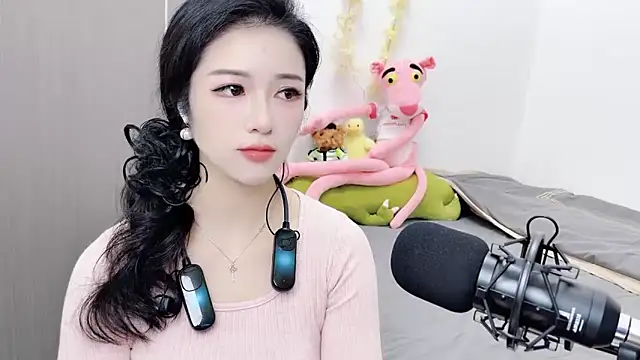 starsqimei online show from November 3, 2025, 5:01 am