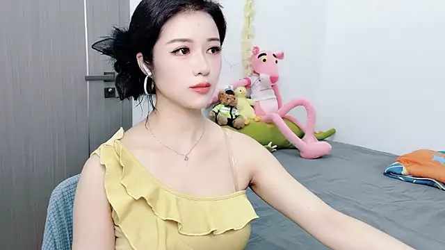 starsqimei online show from October 13, 2025, 4:36 am