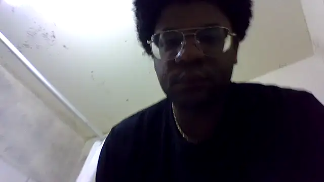 Snapshot of dvaughn3117 chatting on April 5, 2026, 12:56 pm dvaughn3117 online show from April 5, 2026, 12:56 pm