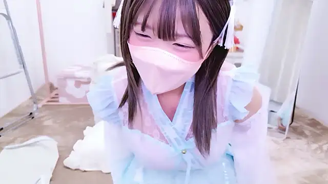 Snapshot of aki_zzz chatting on April 10, 2026, 11:28 am aki zzz online show from April 10, 2026, 11:28 am