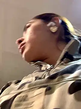 Snapshot of alexxxa69 chatting on April 14, 2026, 6:18 am alexxxa69 online show from April 14, 2026, 6:18 am