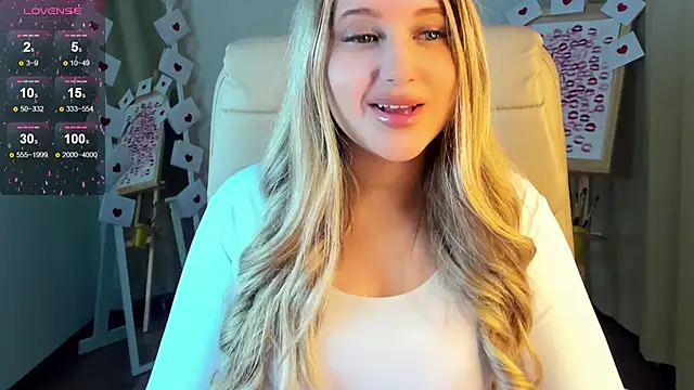 Snapshot of Evacadooo chatting on February 16, 2025, 5:37 am Evacadooo online show from February 16, 2025, 5:37 am