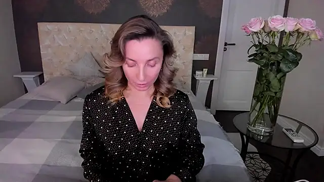 Snapshot of AllisonWilliams chatting on December 2, 2025, 5:47 pm AllisonWilliams online show from December 2, 2025, 5:47 pm