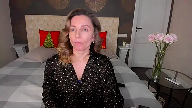 Snapshot of AllisonWilliams chatting on December 14, 2025, 4:12 pm AllisonWilliams online show from December 14, 2025, 4:12 pm