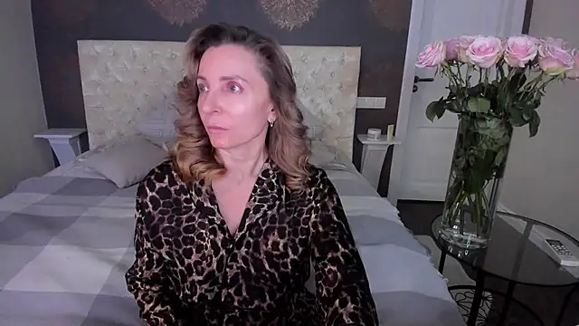 Snapshot of AllisonWilliams chatting on December 3, 2025, 6:07 pm AllisonWilliams online show from December 3, 2025, 6:07 pm