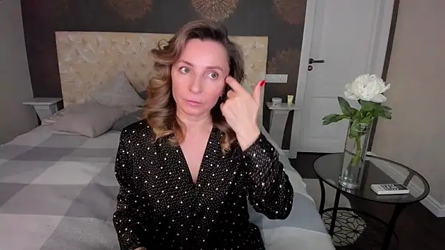 Snapshot of AllisonWilliams chatting on November 22, 2025, 4:06 pm AllisonWilliams online show from November 22, 2025, 4:06 pm