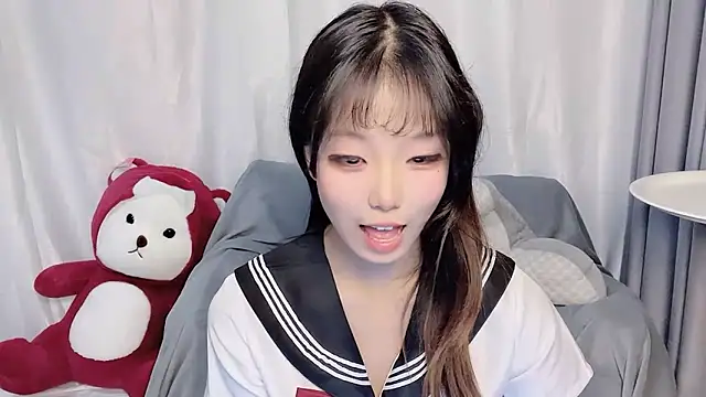 Snapshot of Z-long chatting on October 30, 2025, 1:42 pm Z-long online show from October 30, 2025, 1:42 pm