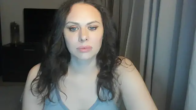 Snapshot of MollyCheiz chatting on April 14, 2026, 9:20 pm MollyCheiz online show from April 14, 2026, 9:20 pm