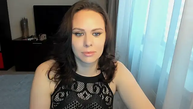 MollyCheiz online show from November 6, 2025, 11:47 am