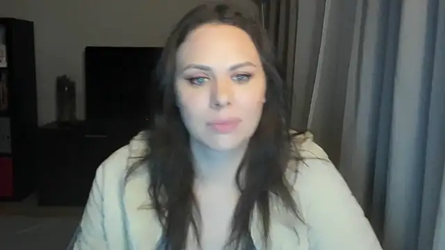 Snapshot of MollyCheiz chatting on April 8, 2026, 11:06 pm MollyCheiz online show from April 8, 2026, 11:06 pm