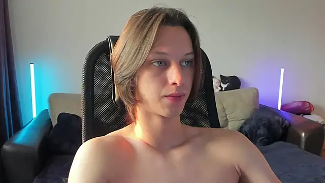 Snapshot of Ostin_meow chatting on July 11, 2026, 1:44 pm Ostin meow online show from July 11, 2026, 1:44 pm