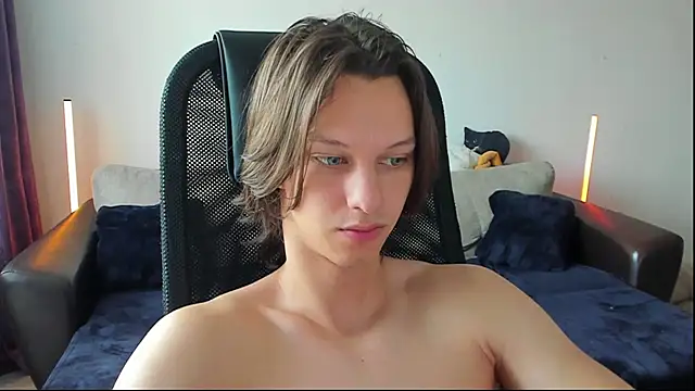 Snapshot of Ostin_meow chatting on July 31, 2026, 9:30 am Ostin meow online show from July 31, 2026, 9:30 am