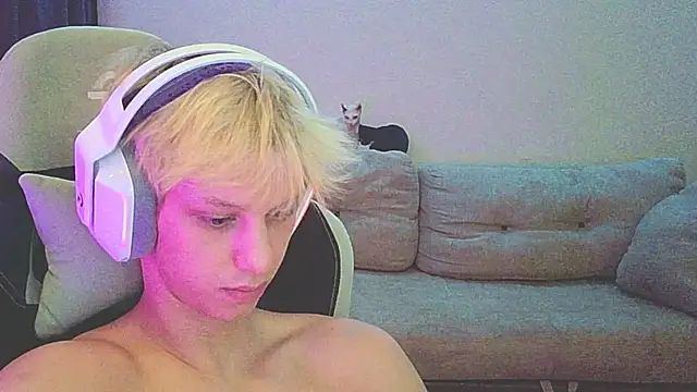 Ostin meow online show from December 23, 2024, 6:37 pm