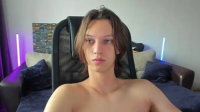 Snapshot of Ostin_meow chatting on August 7, 2026, 9:15 am Ostin meow online show from August 7, 2026, 9:15 am
