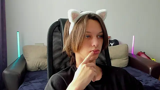 Ostin meow online show from March 6, 2026, 8:42 am