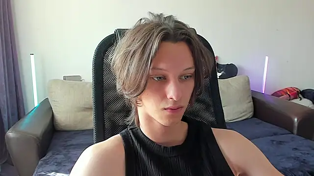 Snapshot of Ostin_meow chatting on June 13, 2026, 10:46 am Ostin meow online show from June 13, 2026, 10:46 am